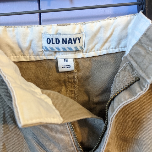 Old navy shorts - Picture 6 of 6